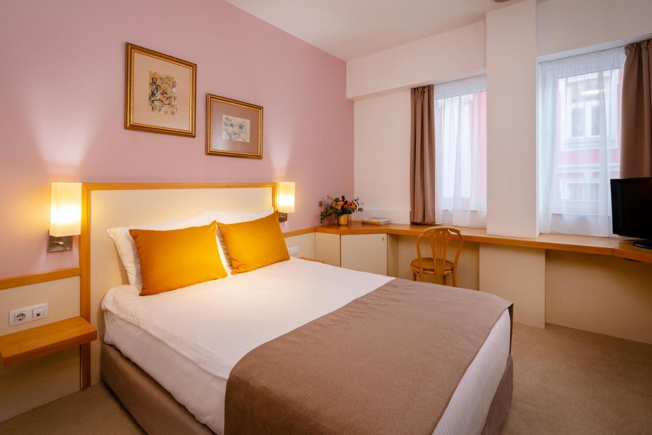 Arte Sofia Hotel Exterior photo